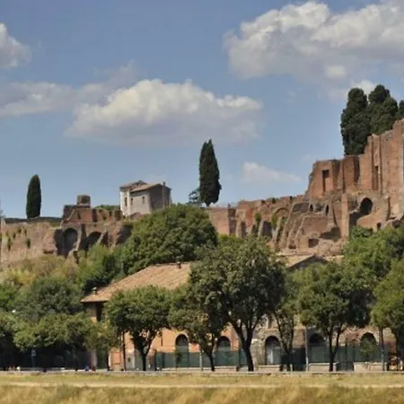 Ostiense Piramide Station