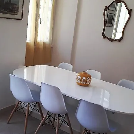 Ostiense Piramide Station Roma