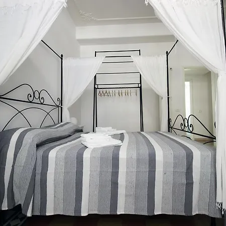 Ostiense Piramide Station Roma