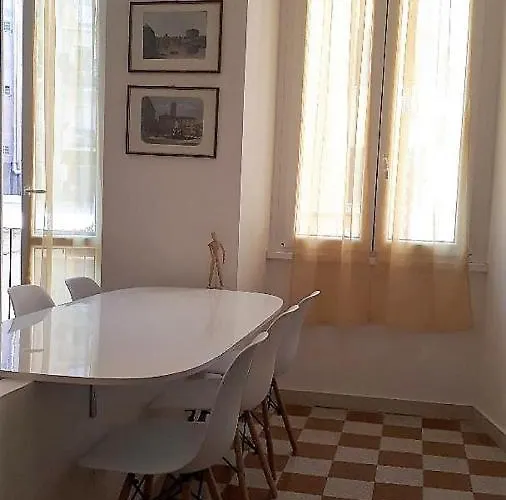 Ostiense Piramide Station Lägenhet