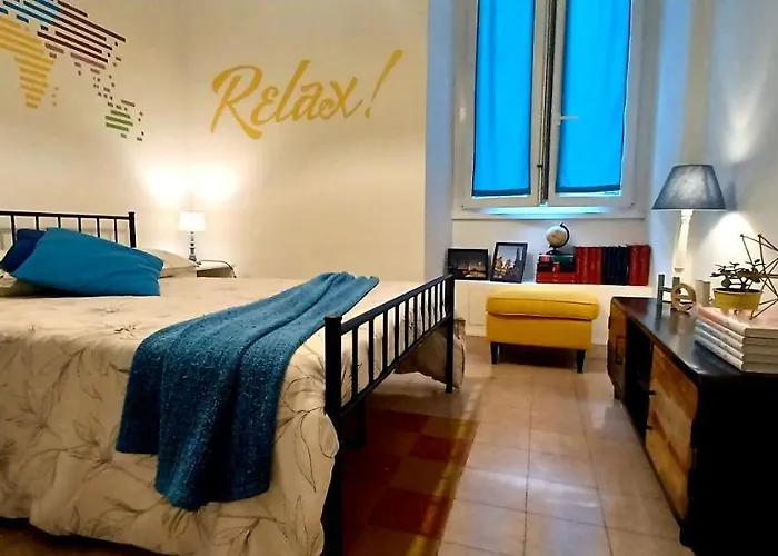 Lägenhet Ostiense Piramide Station *