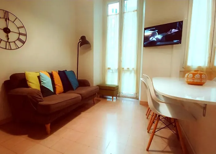 Lägenhet Ostiense Piramide Station