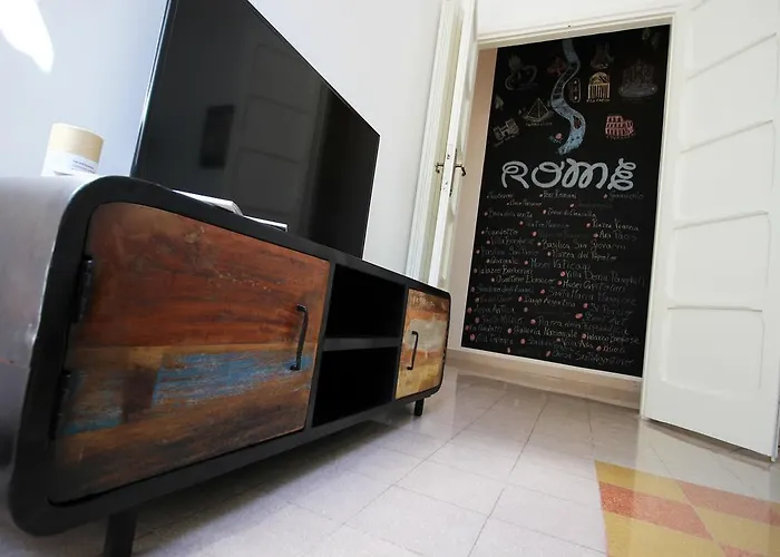 Ostiense Piramide Station Rom