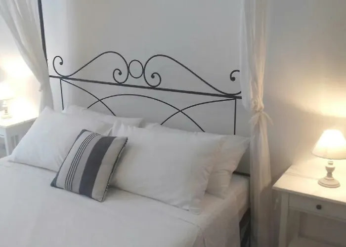 Ostiense Piramide Station *